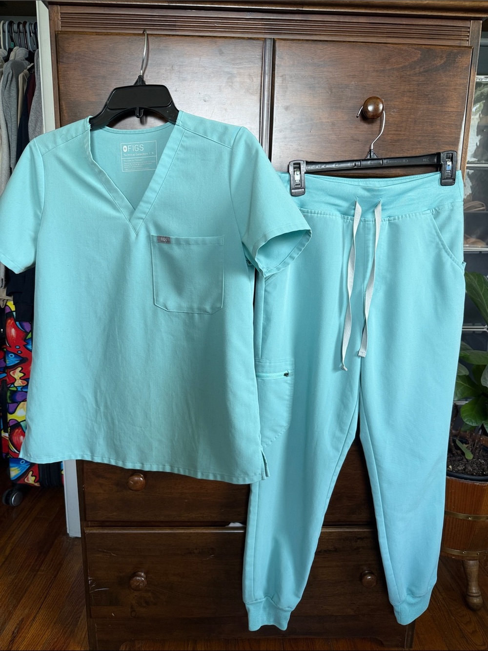 FIGS Women’s scrub set “Sea glass”